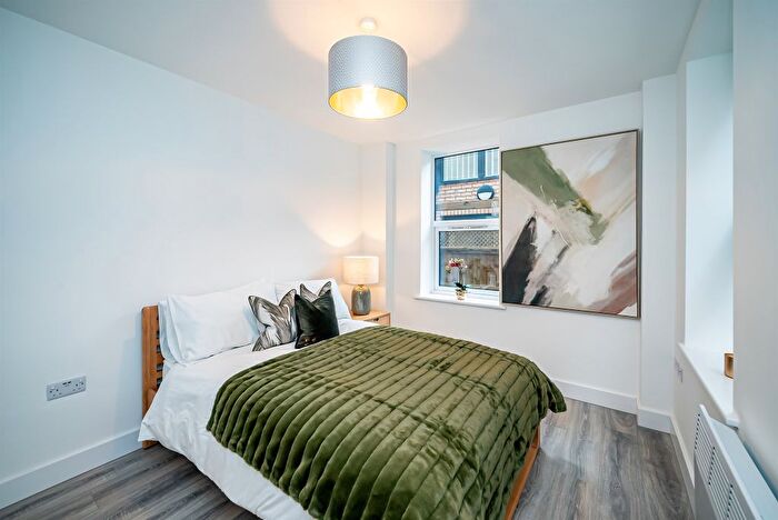 1 Bedroom Flat For Sale In Elm House, The Grove, Slough, SL1