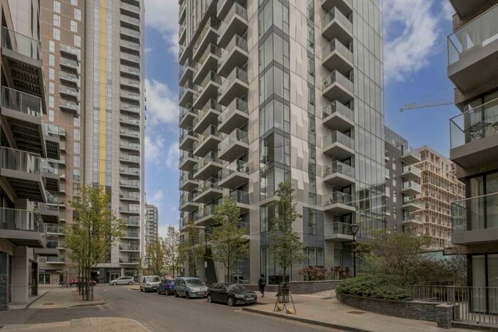 2 Bedroom Flat To Rent In Devan Grove, London, N4