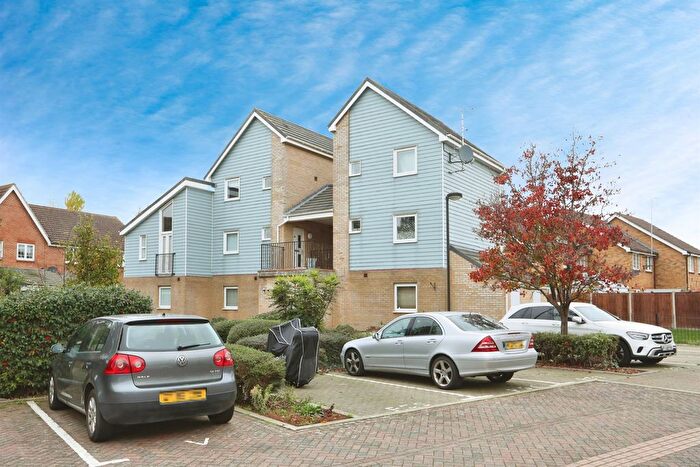 2 Bedroom Maisonette For Sale In Onyx Drive, Sittingbourne, ME10