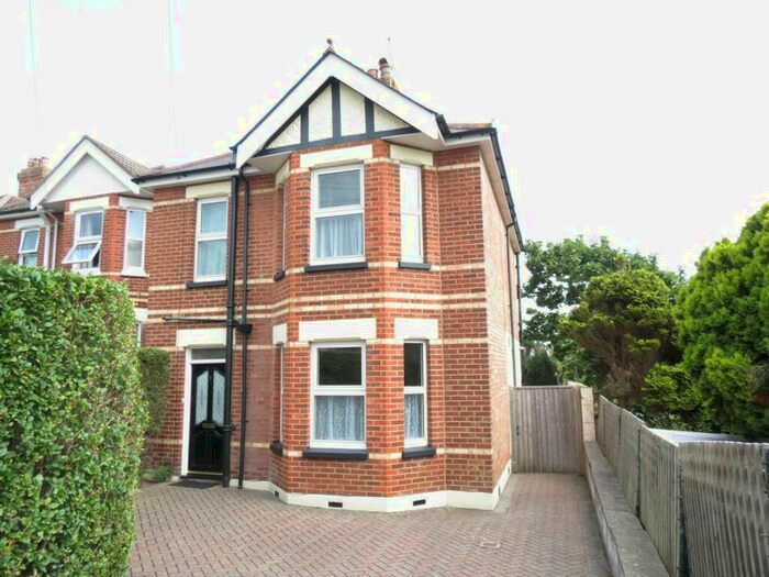 5 Bedroom House To Rent In Bedroom House In Bournemouth, BH9