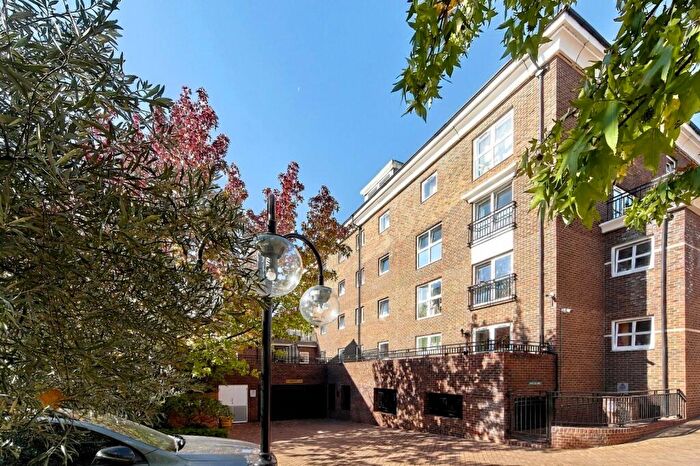 2 Bedroom Flat For Sale In Melville Place, Islington, London, N1