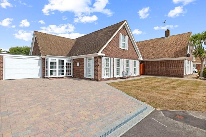 4 Bedroom Detached Bungalow For Sale In Hornbeam Close, Aldwick, Bognor Regis, West Sussex, PO21