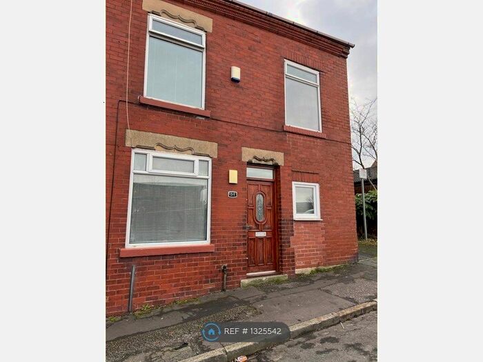4 Bedroom End Of Terrace House To Rent In Fielding Street, Middleton, Manchester M24