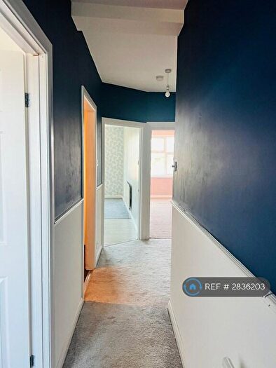 2 Bedroom Flat To Rent In Eastern Avenue East, Romford, RM1