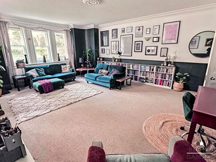 3 Bedroom Flat For Sale In Granville Road, Eastbourne, BN20