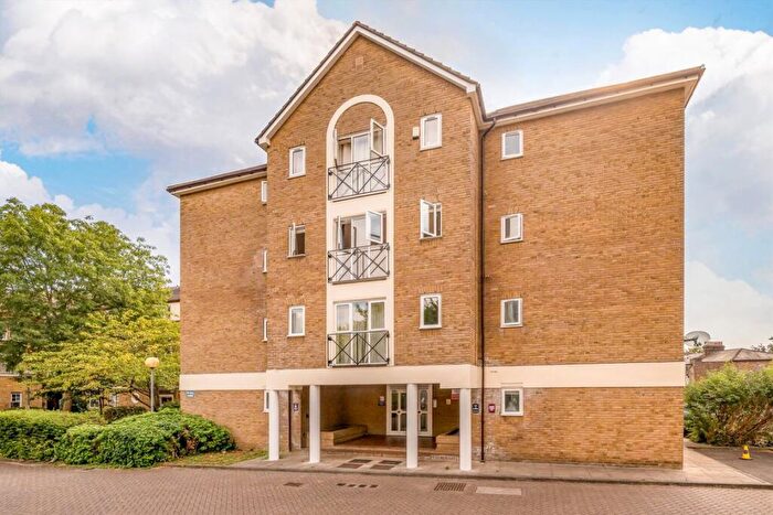 Flat For Sale In Farrow Lane, New Cross, SE14