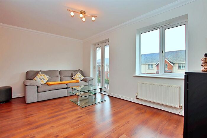 3 Bedroom End Of Terrace House For Sale In Coleridge Way, Borehamwood, WD6