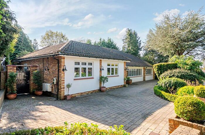 4 Bedroom Detached Bungalow For Sale In Fallowfield, Stanmore, HA7