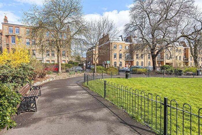 2 Bedroom Flat To Rent In First Floor And Second Floor Flat, Lower Clapton Road, Hackney, London, E5