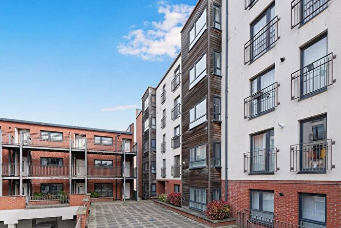 2 Bedroom Flat For Sale In / Salamander Court, Leith, Edinburgh, EH6