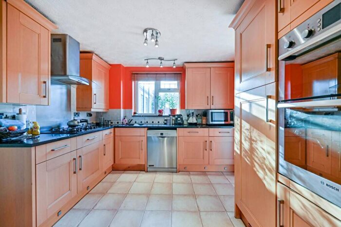 4 Bedroom Detached House For Sale In Southwold Spur, Langley, Slough, SL3