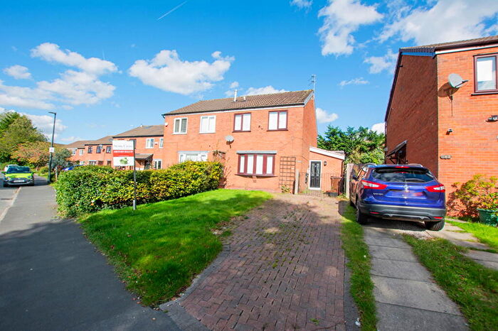 3 Bedroom Semi-Detached House For Sale In Stour Road, Astley, M29