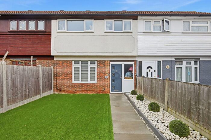 2 Bedroom Terraced House For Sale In Parkside, Basildon, SS13