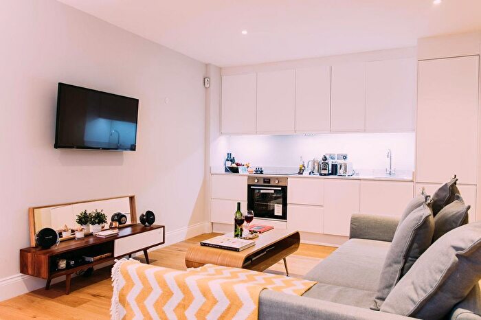 2 Bedroom Flat To Rent In Charleville Road, West Kensington, W14
