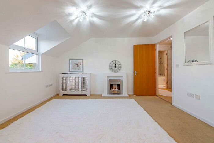 2 Bedroom Flat For Sale In Tapster Street, Finchley, EN5