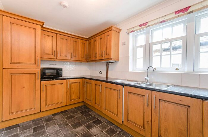 2 Bedroom Flat To Rent In Wimbledon Park Side, Wimbledon Common, London, SW19