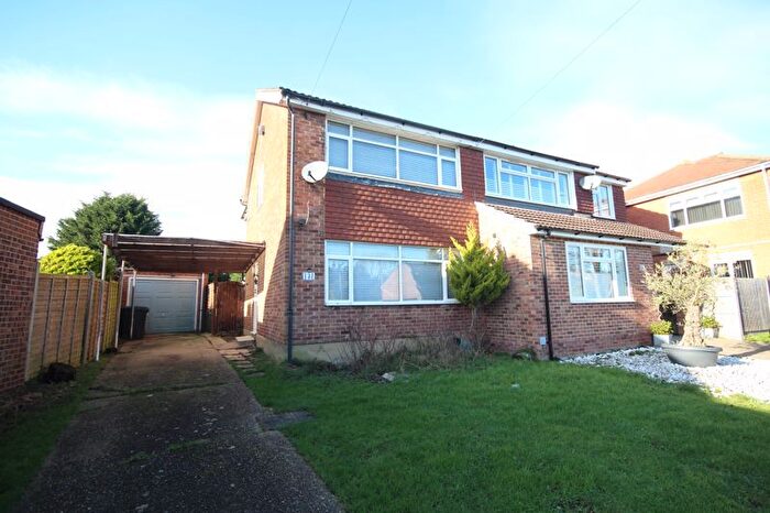 3 Bedroom Semi-Detached House For Sale In Dowgate Close, Tonbridge, TN9