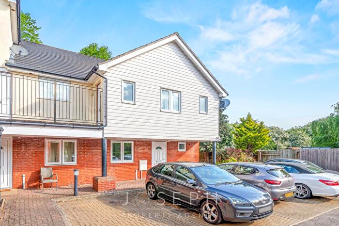 2 Bedroom Apartment To Rent In Lime Tree Place, Ipswich, IP1