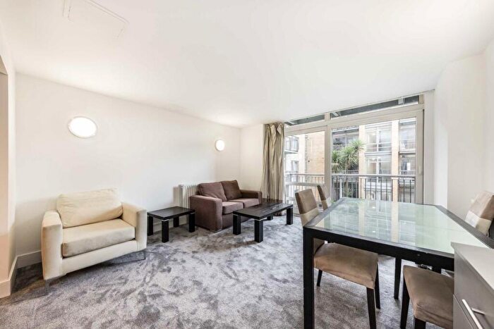 1 Bedroom Flat To Rent In Cassilis Road, Canary Wharf, E14