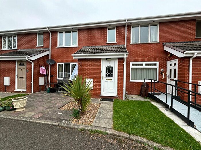 2 Bedroom Flat For Sale In Crabtree Road, Thornton-Cleveleys, Lancashire, FY5