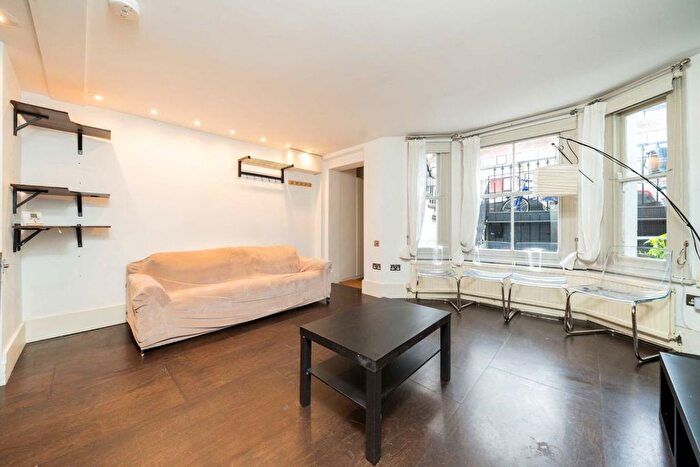 1 Bedroom Flat For Sale In Cornwall Crescent, Notting Hill, W11