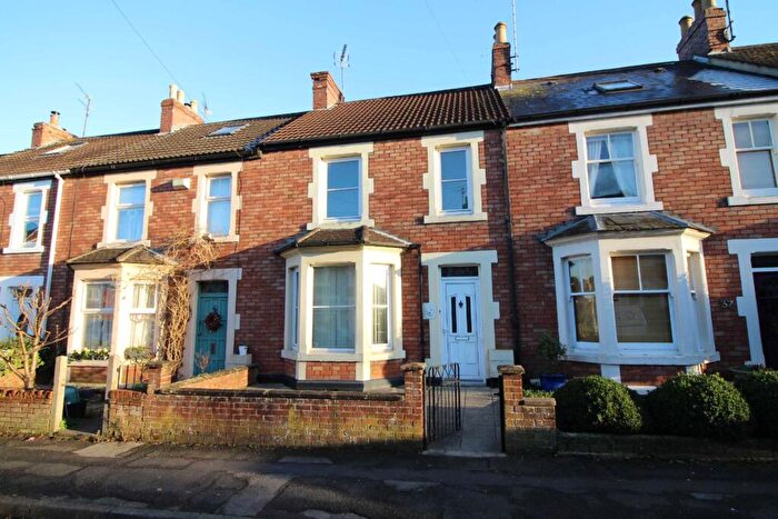 3 Bedroom Terraced House To Rent In Victoria Road, Frome, BA11