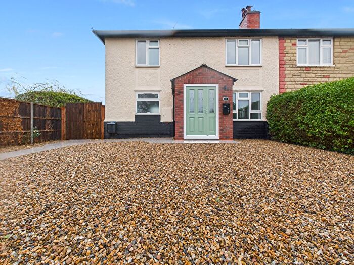 3 Bedroom Semi-Detached House For Sale In Broadway, Farcet, PE7