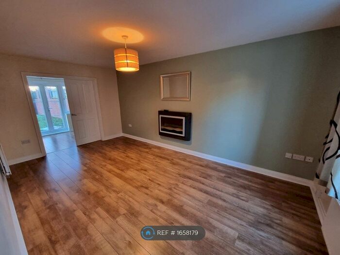 5 Bedroom Semi-Detached House To Rent In Collingsway, Darlington, DL2