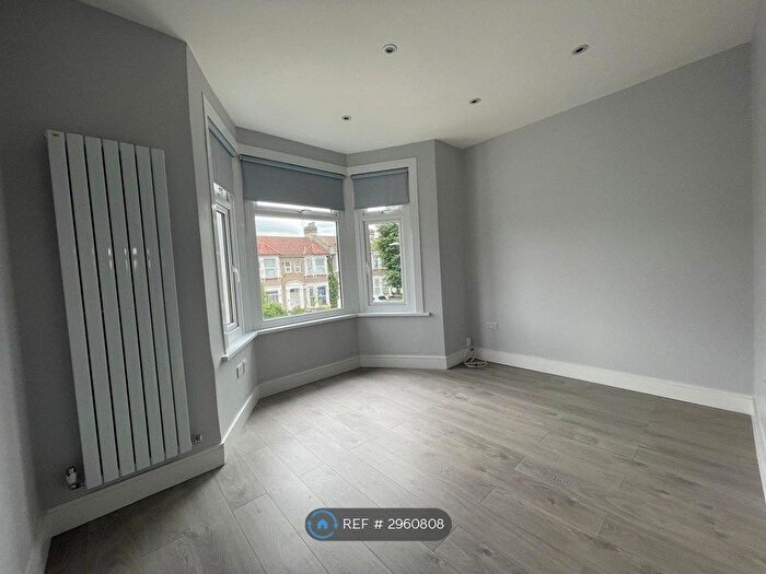 1 Bedroom Flat To Rent In Selborne Road, Ilford, IG1