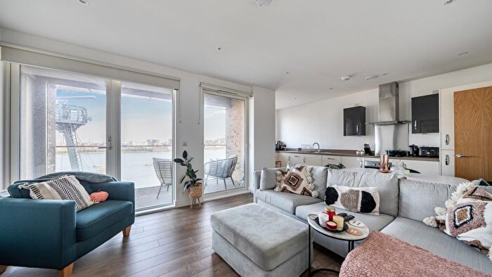 2 Bedroom Flat For Sale In Reminder Lane, London, SE10