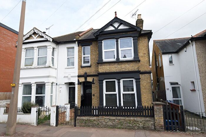 4 Bedroom Semi Detached House For Sale In Cranleigh Drive, Leigh-On-Sea, SS9