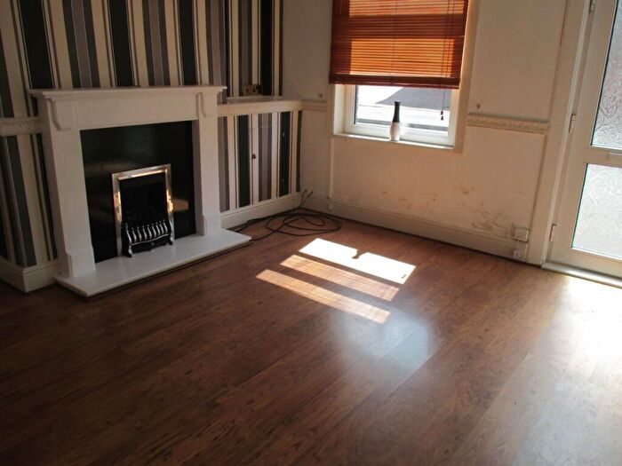 2 Bedroom House To Rent In Barber Street, Hoyland, S74