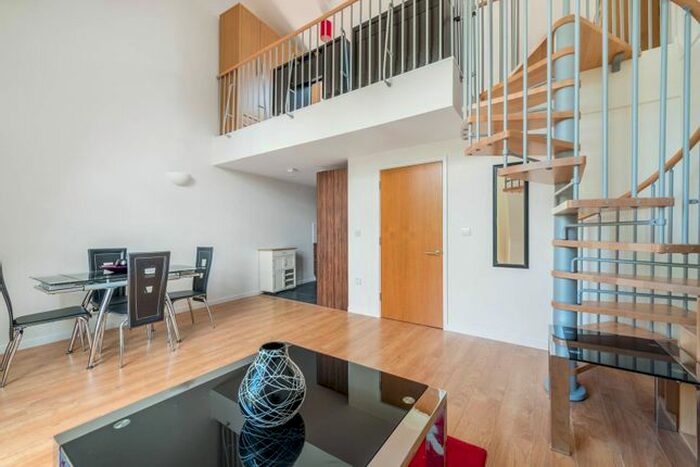 1 Bedroom Flat To Rent In Whitton Road, Twickenham, TW1