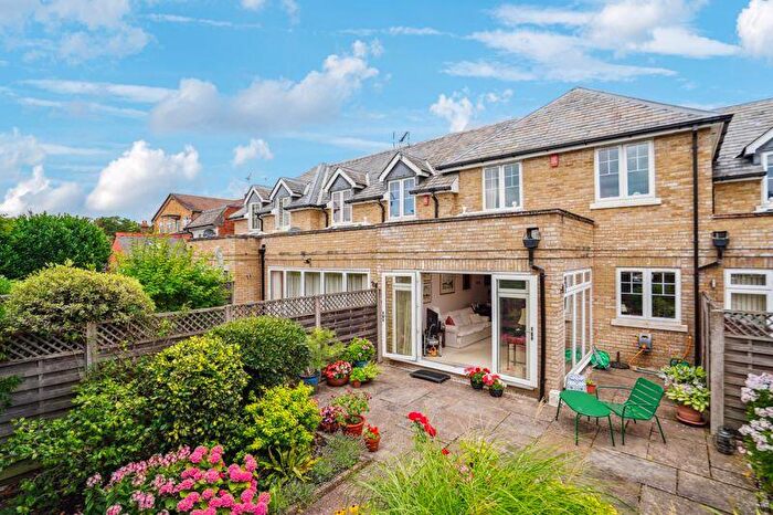 3 Bedroom House For Sale In Kingsway, Farnham Common, SL2