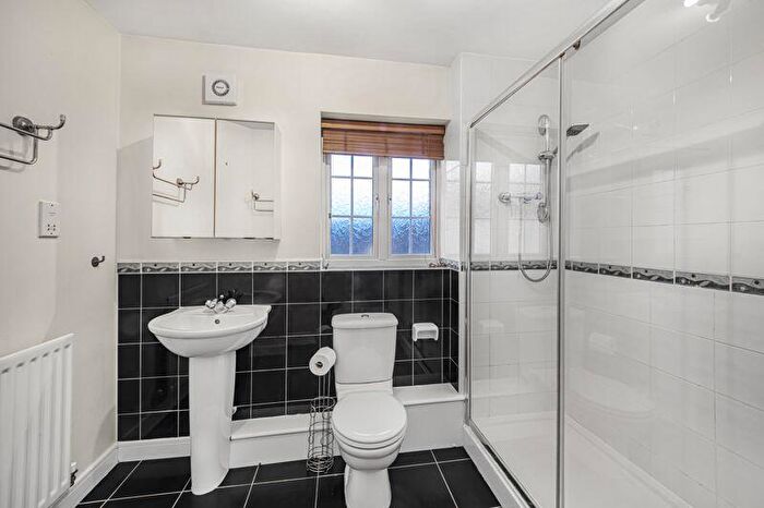 2 Bedroom Flat For Sale In Mill Fold Gardens, Littleborough, OL15