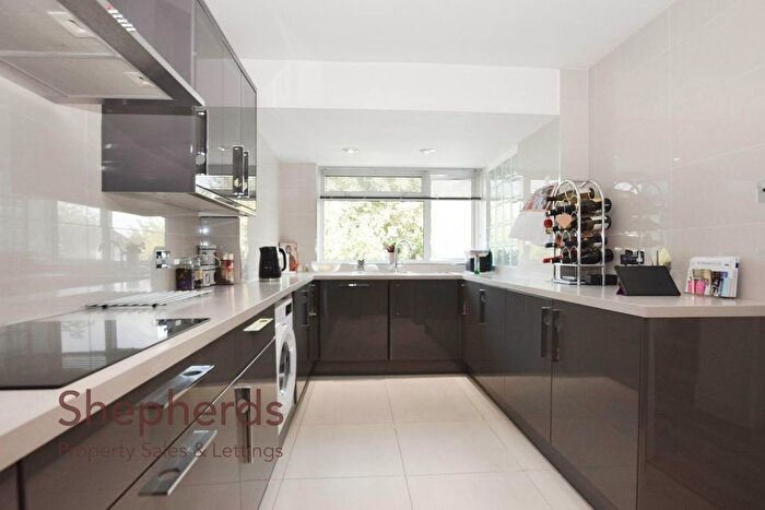 3 Bedroom End Of Terrace House For Sale In Claremont, Cheshunt, Waltham Cross, EN7