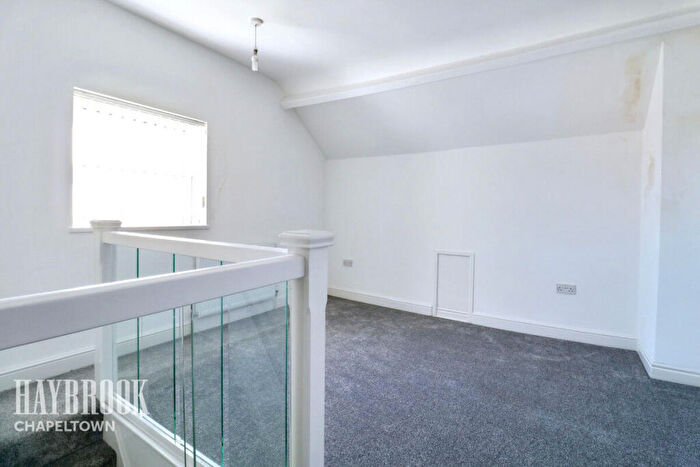 3 Bedroom End Of Terrace House For Sale In Burncross Road, Burncross, S35