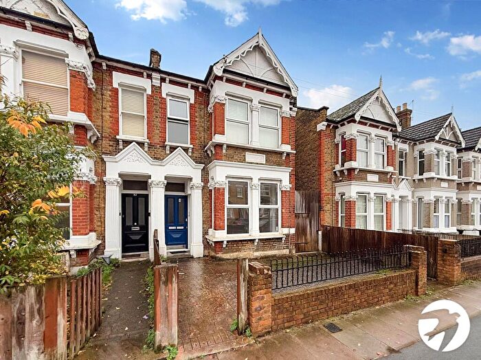 2 Bedroom Flat To Rent In Ringstead Road, London, SE6