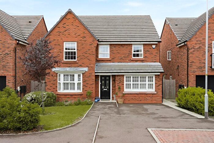 4 Bedroom Detached House For Sale In Smallbrook Close, SK11
