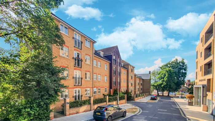 2 Bedroom Flat To Rent In Pimlico Court, Hertford, SG13