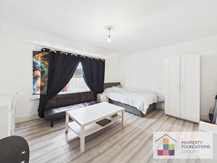 Studio To Rent In London Road, Reading, Berkshire, RG1