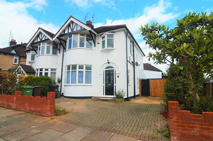 3 Bedroom House To Rent In Flora Grove, St Albans, AL1