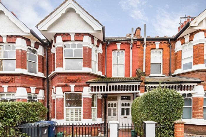 2 Bedroom Flat To Rent In Valetta Road, London, W3