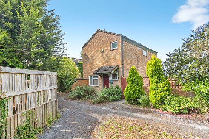 3 Bedroom Detached House For Sale In Buckingham Gate, Eaglestone, Milton Keynes, Buckinghamshire, MK6