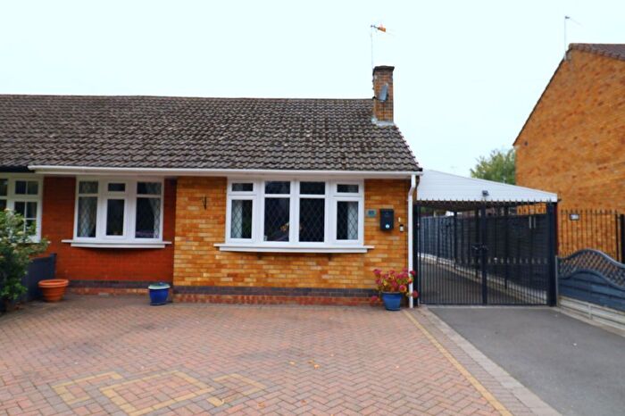 2 Bedroom Bungalow For Sale In Ash Green Lane, Coventry, Warwickshire, CV7