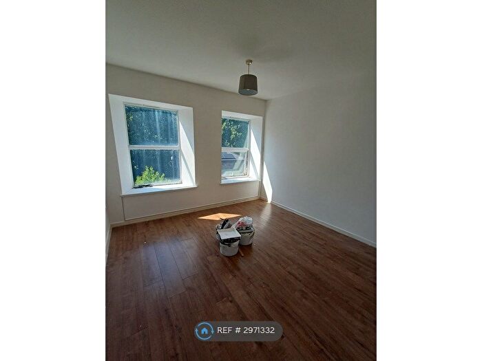 1 Bedroom Flat To Rent In Church St, Abertillery, NP13
