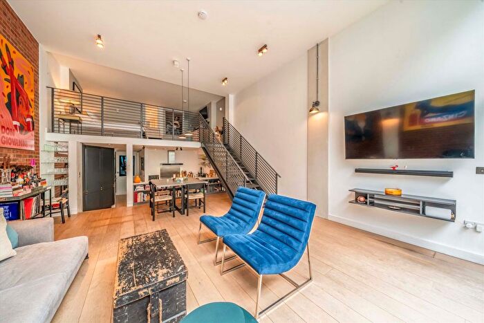 2 Bedroom Maisonette To Rent In Northbourne Road, Clapham, SW4