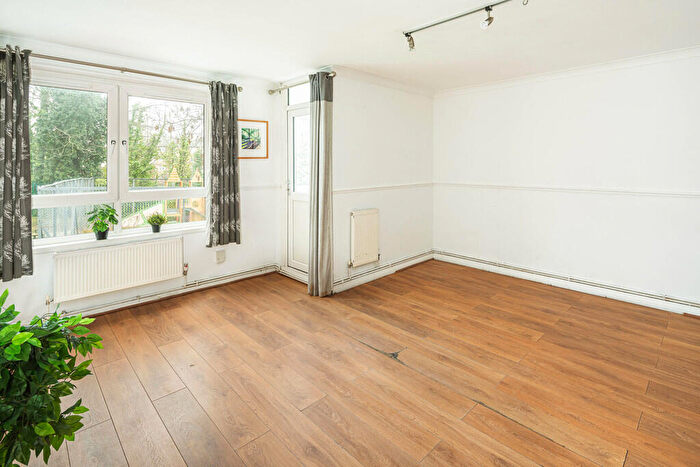 Studio For Sale In Drakefell Road, London, SE14