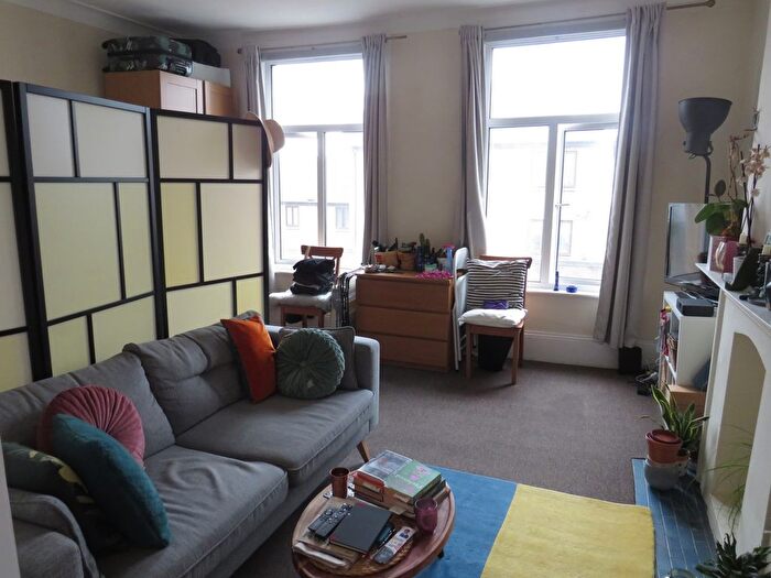 1 Bedroom Studio To Rent In , Hornsey Road, Hornsey, N19