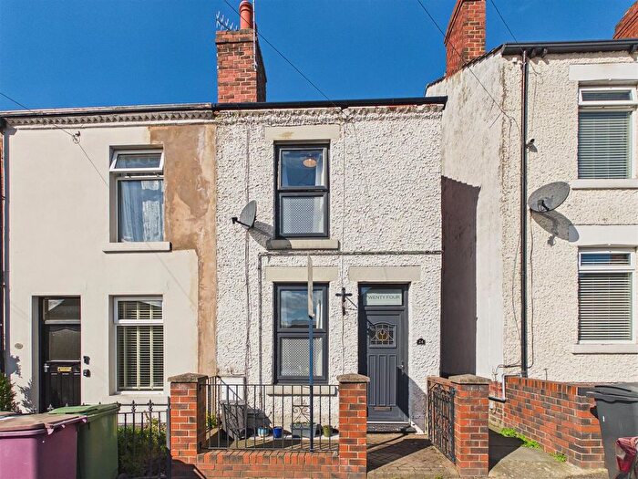 2 Bedroom End Terrace House For Sale In Egerton Road, Dronfield, S18